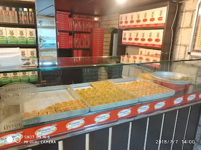 Üstüneller Baklavaları