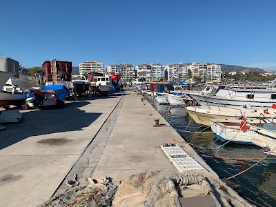 Karşıyaka Su Ürünleri Kooperatifi Bostanlı Balıkcı Barınağı